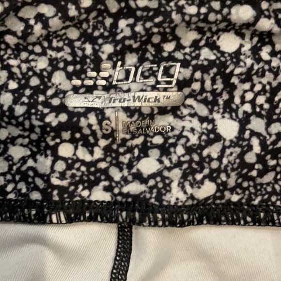 BCG moisture wicking cropped leggings - Picture 2 of 3